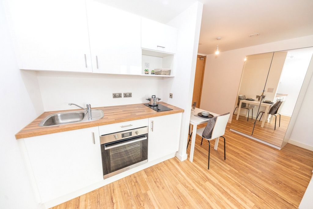 Property photo 2 of 5 Picture No. 14