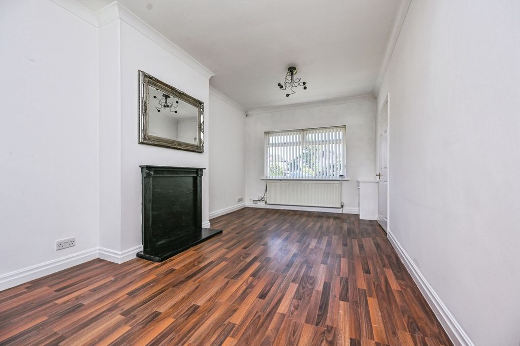 Property photo 2 of 17 Pbox-Img.Jpg
