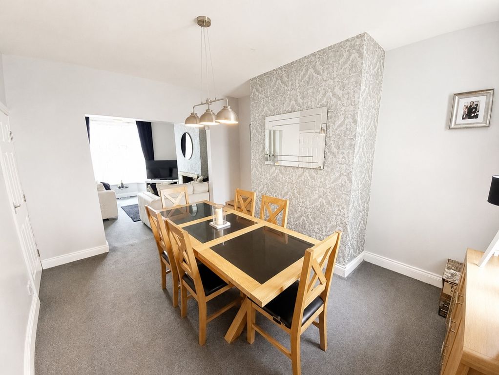 Property photo 3 of 14 Dining Room