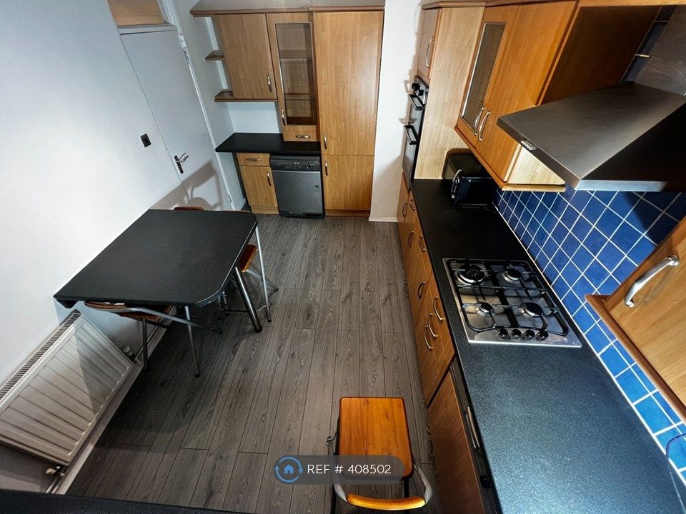 Property photo 2 of 17 Kitchen