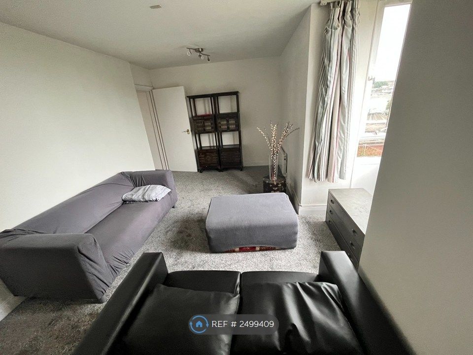 Property photo 1 of 4