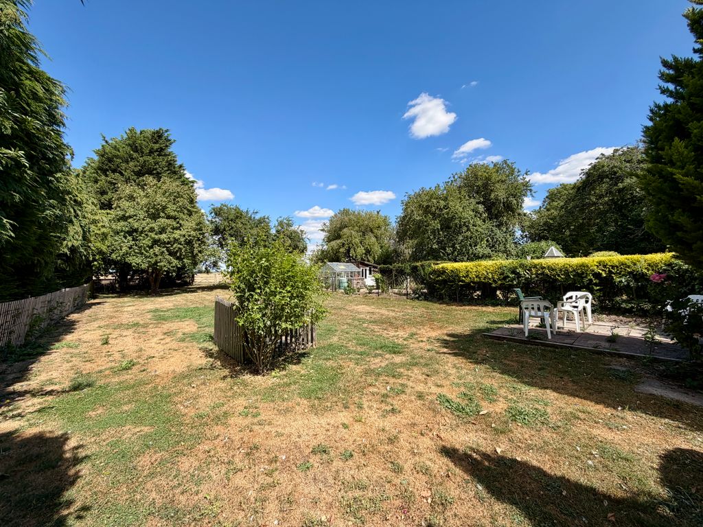 Property photo 2 of 27