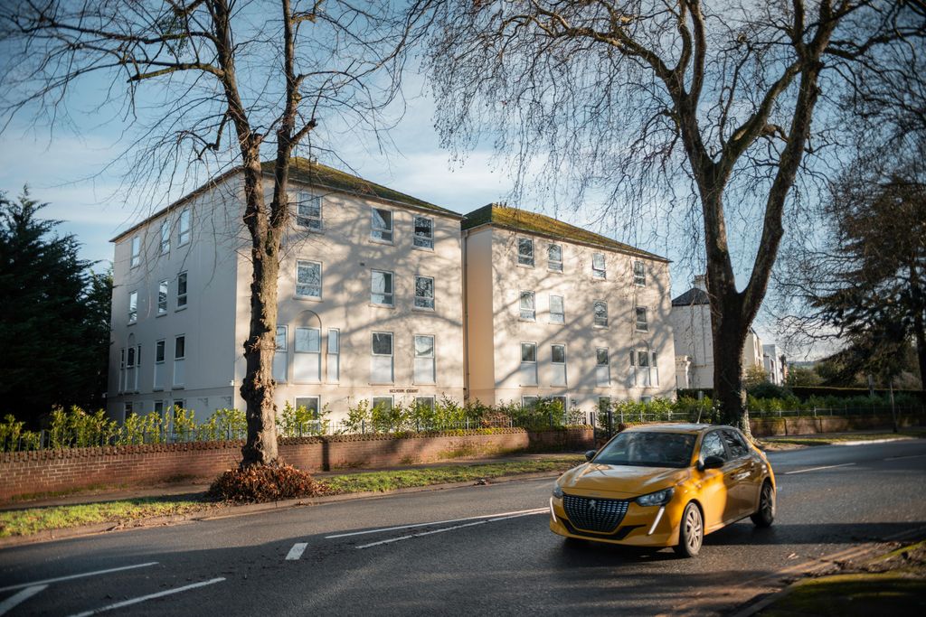 Property photo 3 of 16 Groundcamera_37.Jpg