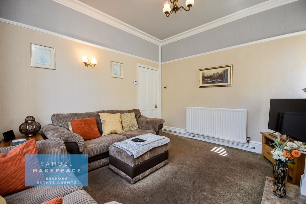 Property photo 3 of 21 Gallery
