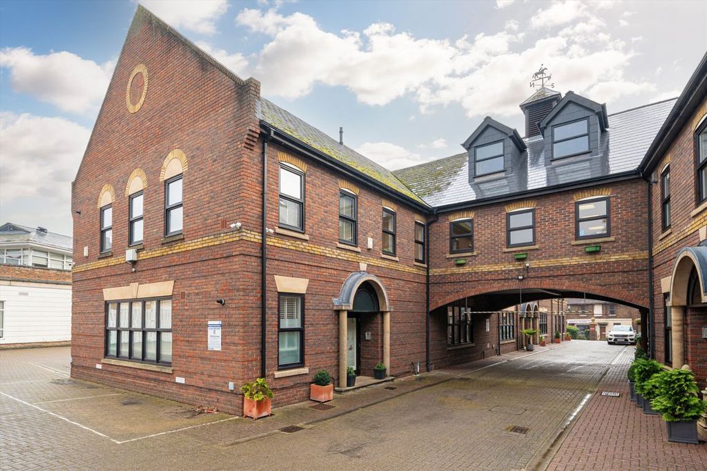 Property photo 1 of 8