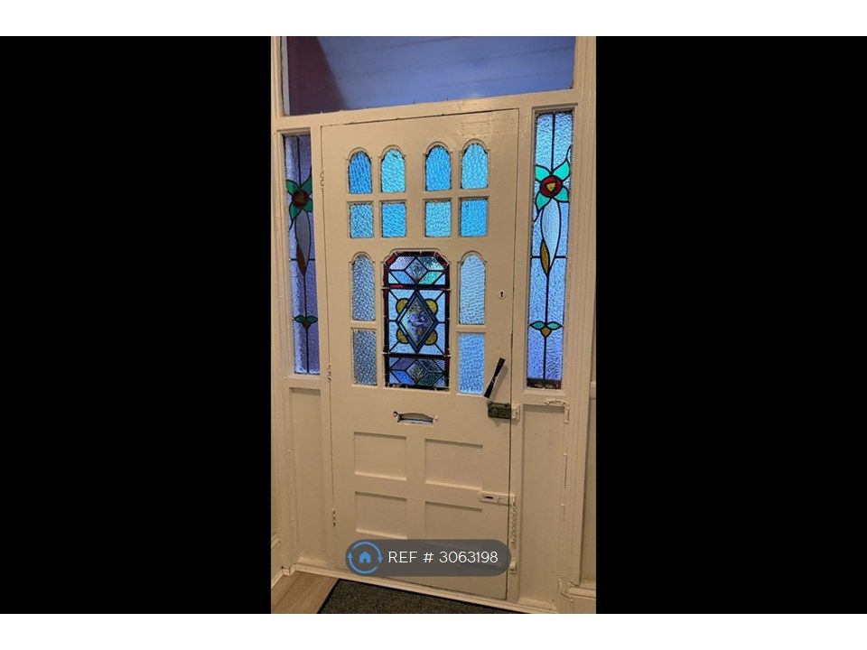 Property photo 2 of 14 Stained Glass Front Door