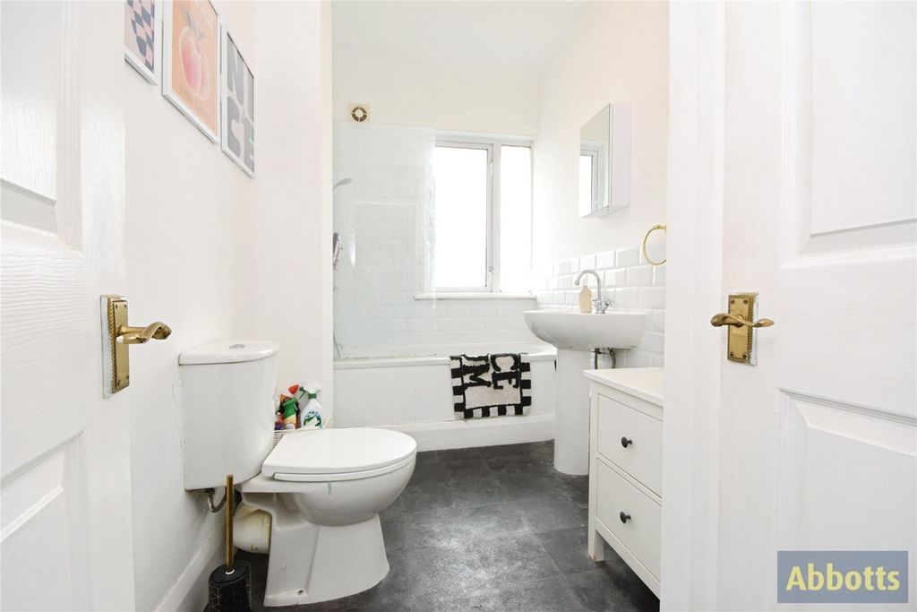 Property photo 3 of 16 Picture No. 30