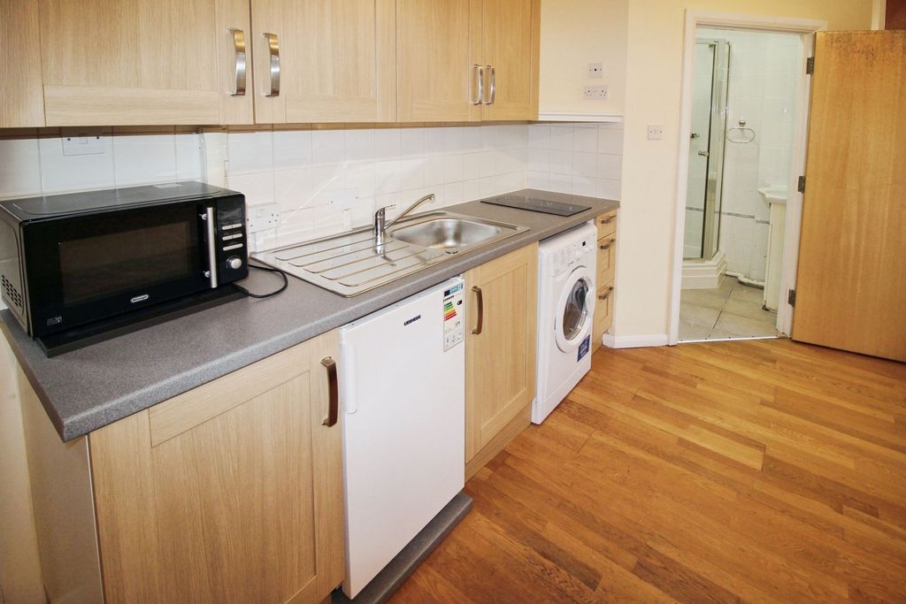 Property photo 1 of 4