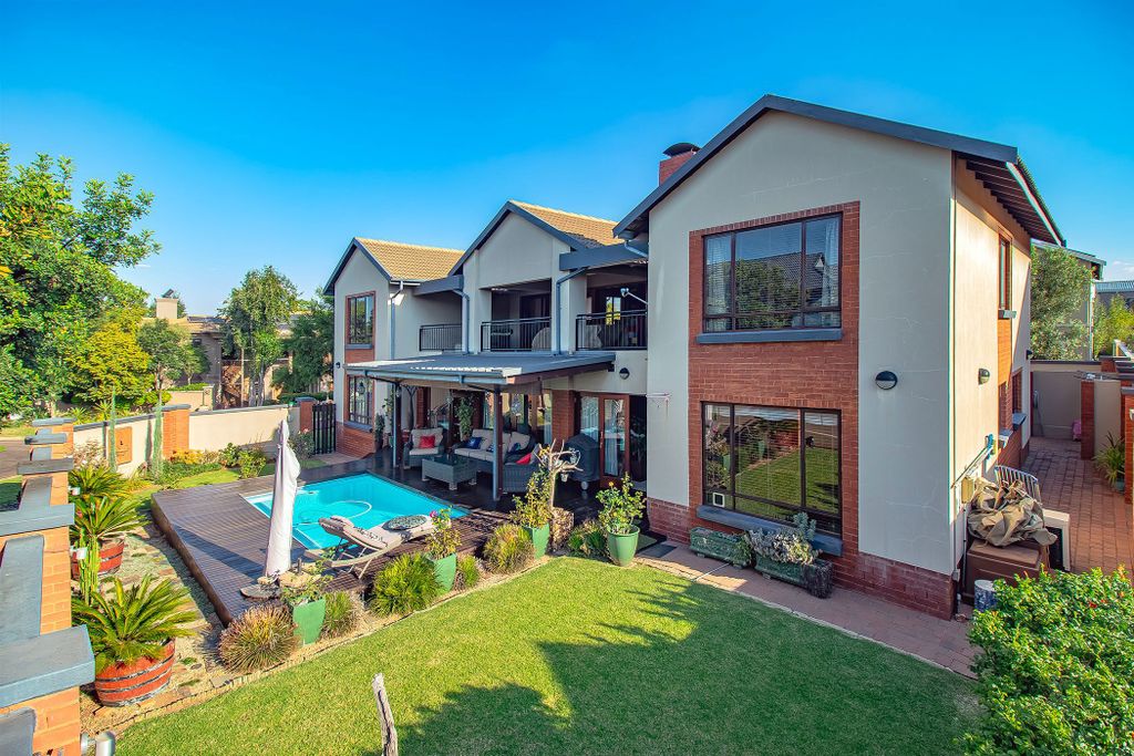 Property photo 3 of 67 Cn1729953