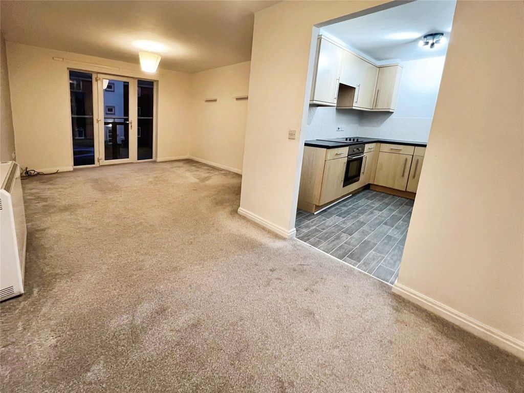 Property photo 3 of 8 Picture No. 11