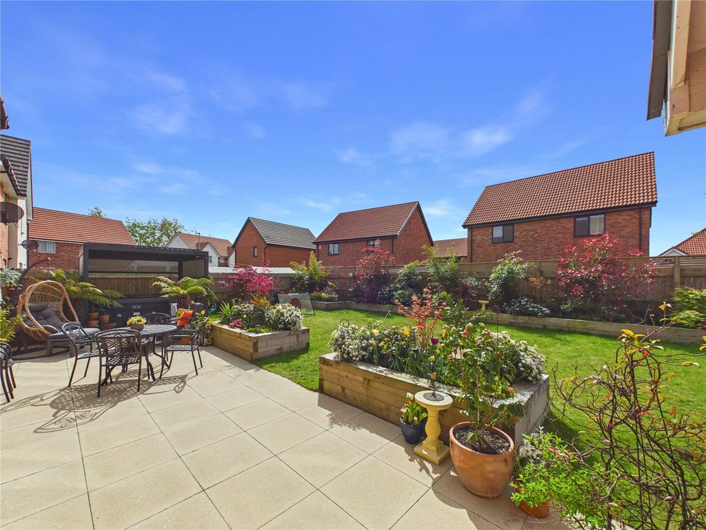 Property photo 3 of 32 Picture No. 21