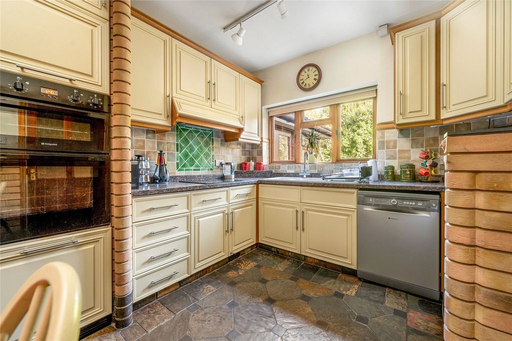 Property photo 3 of 27 Picture 3