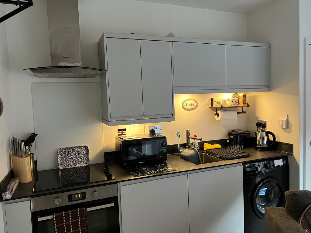 Property photo 3 of 9 Kitchen