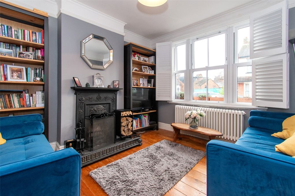 Property photo 2 of 19 Picture No. 24