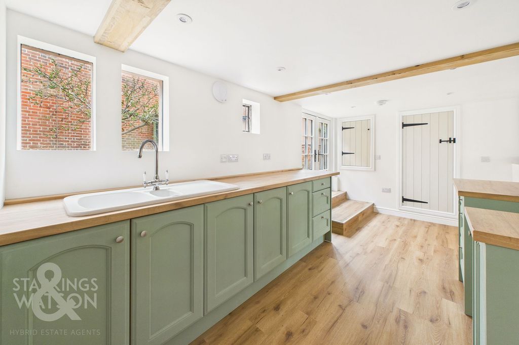 Property photo 3 of 26