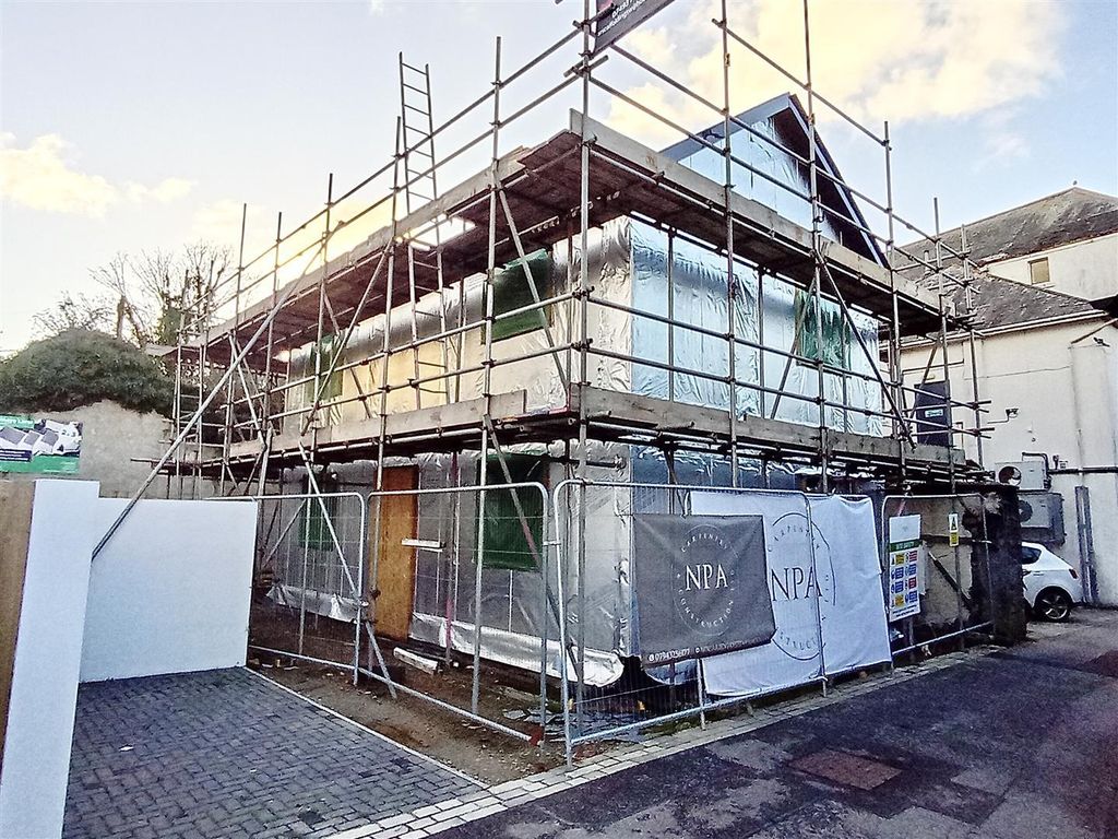 Property photo 1 of 5 1000001677.Jpg