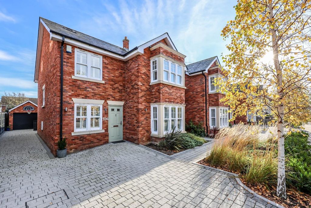 Property photo 1 of 31