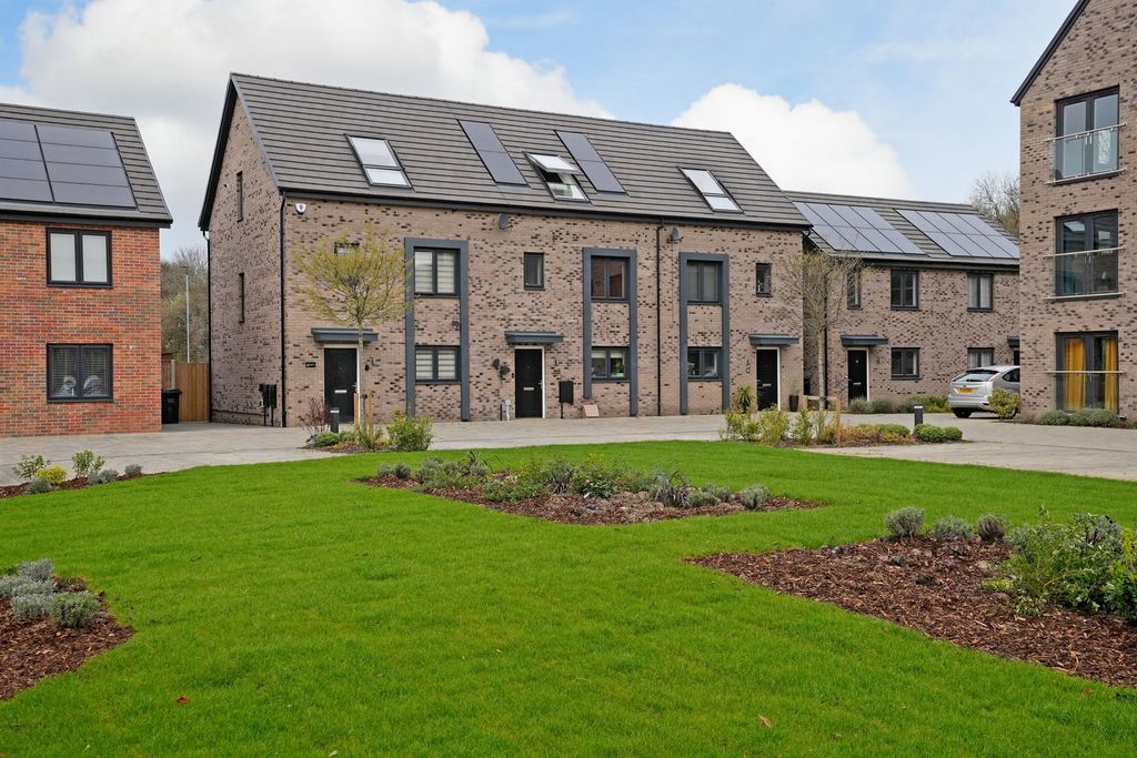 Property photo 1 of 25