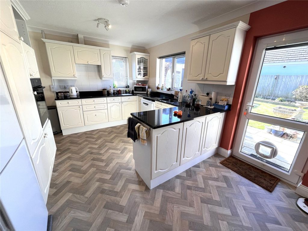 Property photo 3 of 22 Picture No. 12