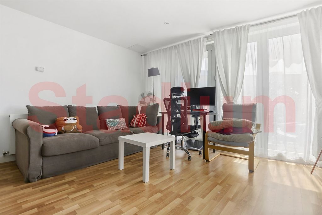 Property photo 1 of 13 (Main)