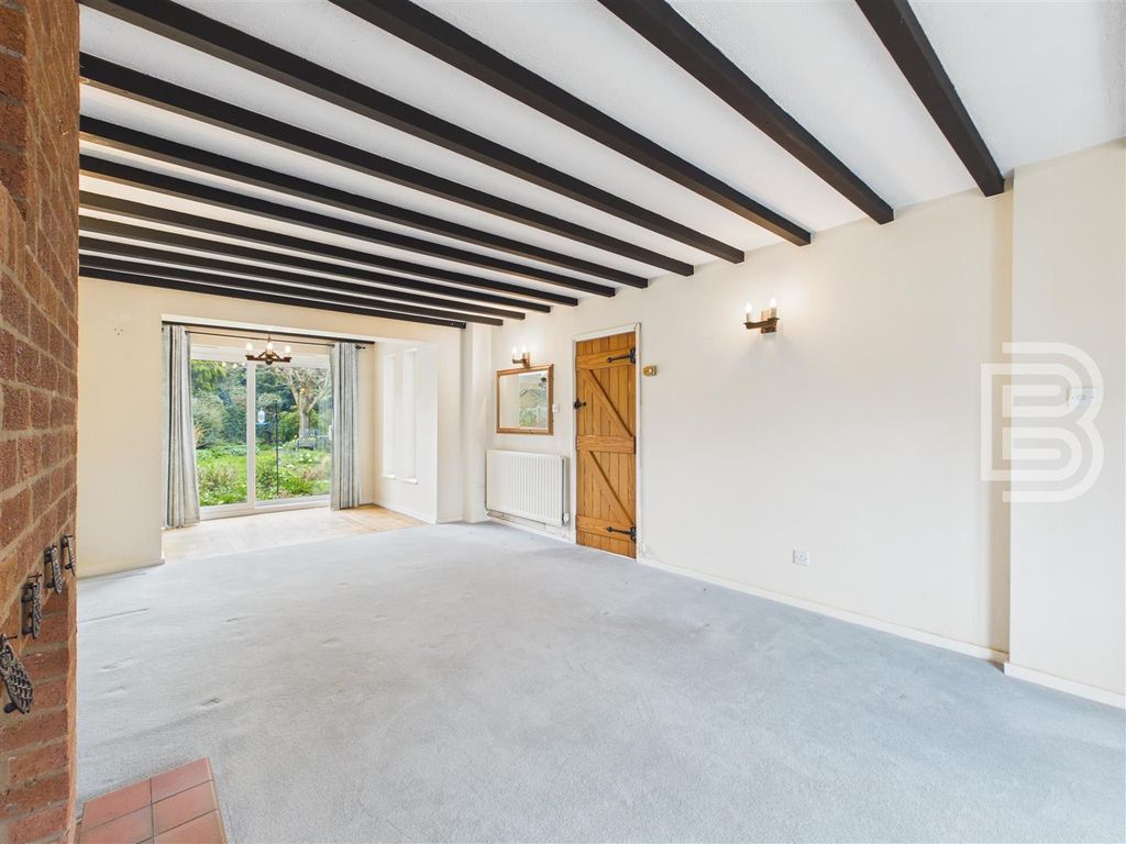 Property photo 3 of 18 Cam05587G0-Pr0152-Still006.Jpg