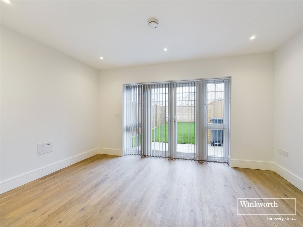 Property photo 3 of 14 Picture No. 34