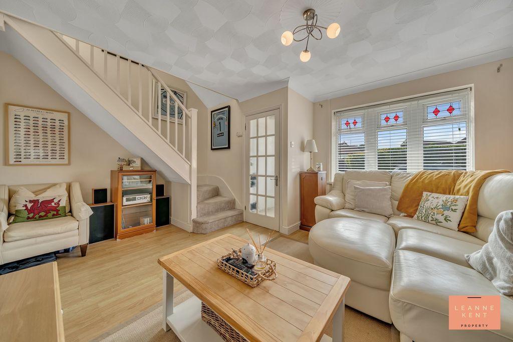 Property photo 2 of 33
