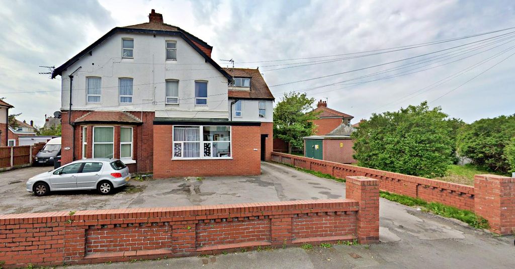 Property photo 1 of 6 External Image .Png