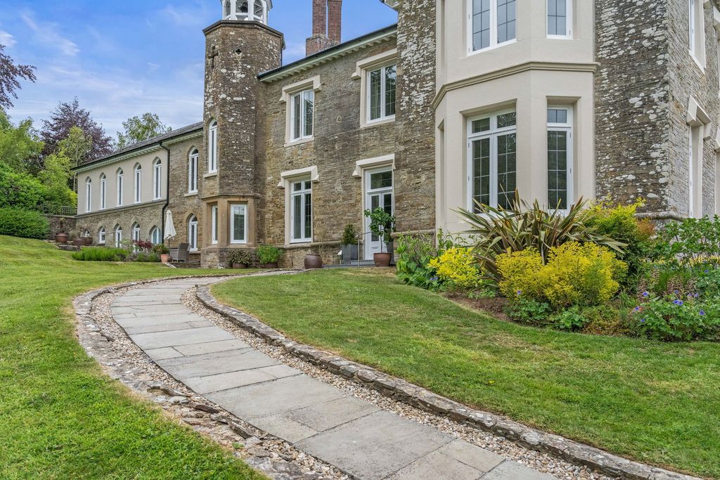 Property photo 1 of 23