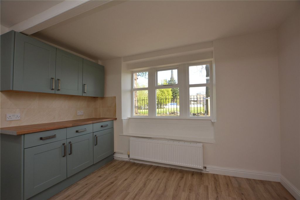 Property photo 3 of 11 Picture No. 10