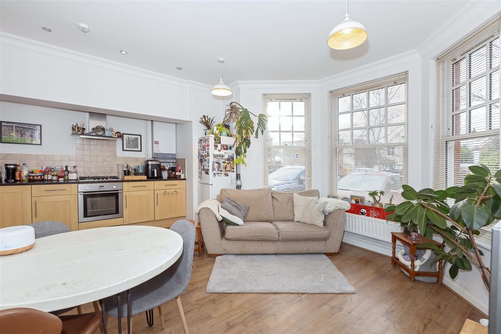 Property photo 2 of 11 Camber House_7.Jpg