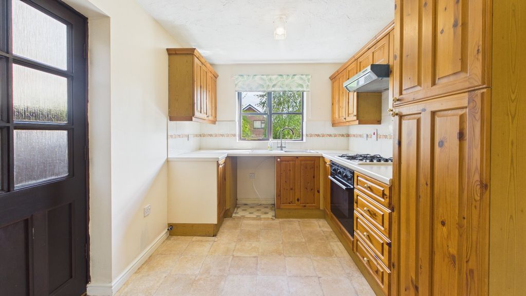 Property photo 2 of 23 5065854