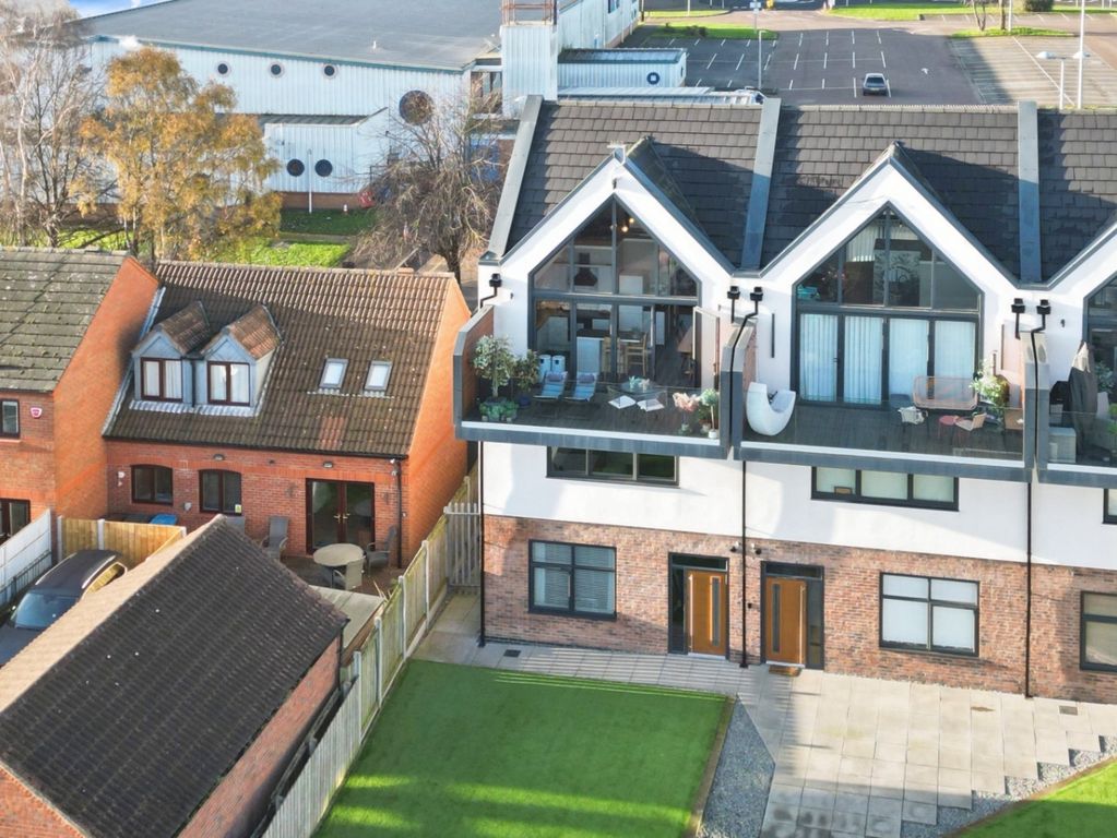 Property photo 1 of 25 3717634