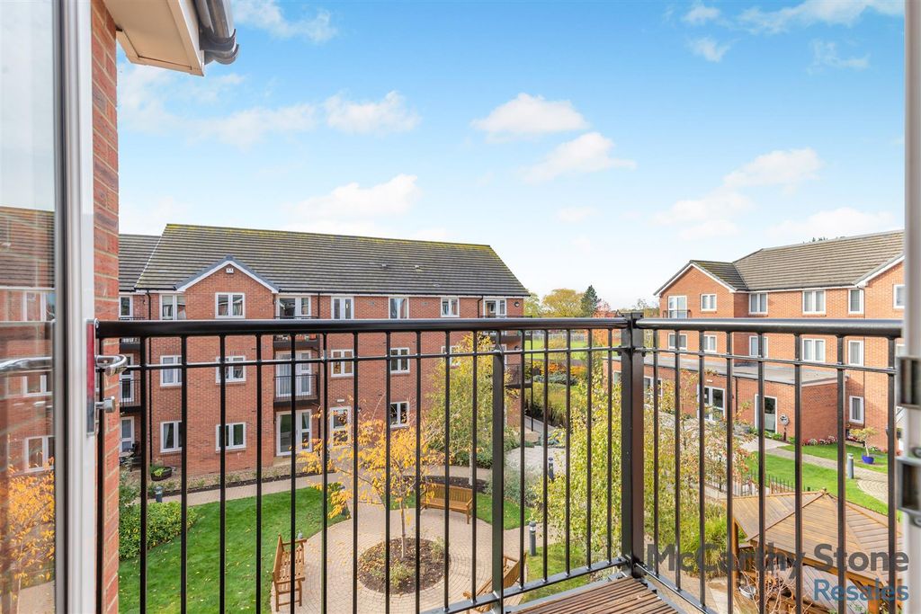 Property photo 2 of 19 8668378-Exterior07.Jpg