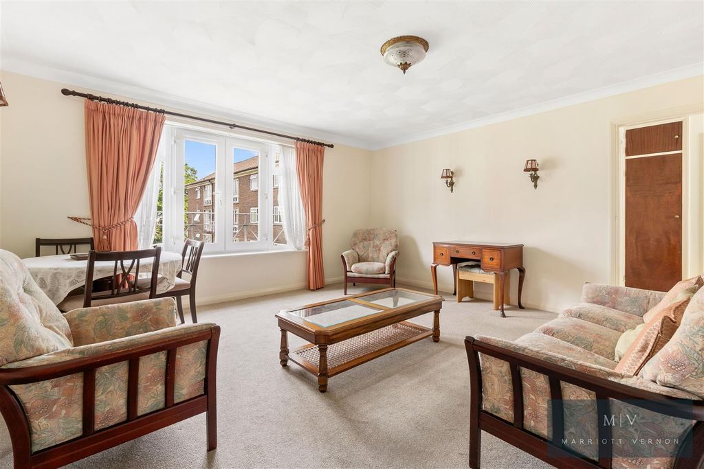 Property photo 2 of 13 Lynden Hyrst 46 MV-7.Jpg