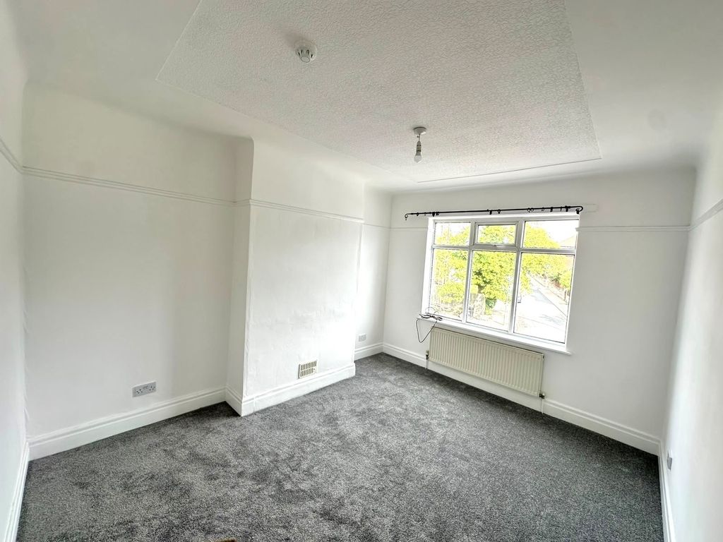 Property photo 3 of 14 Image