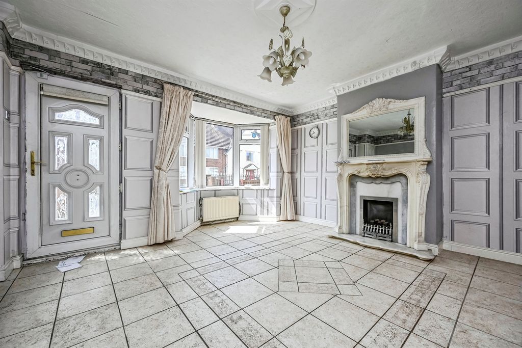 Property photo 2 of 14