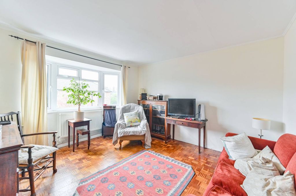 Property photo 2 of 8