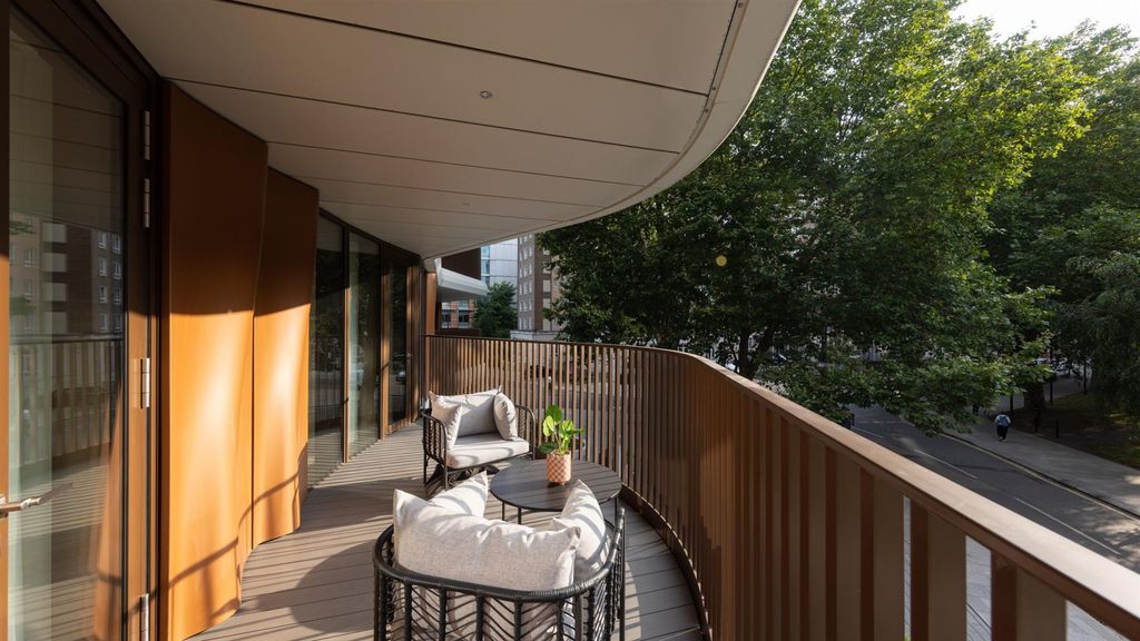 Property photo 2 of 15 Vb5504942_Triptych_1_07_015_3200x2134-2560x1440.Jp