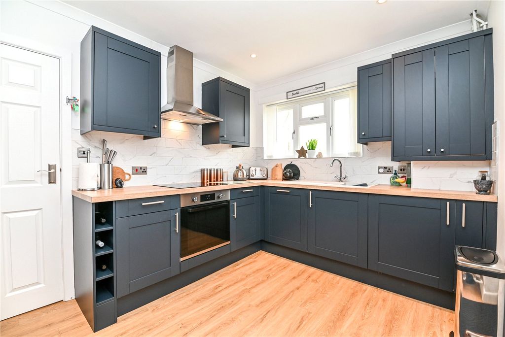 Property photo 2 of 22 Picture No. 04