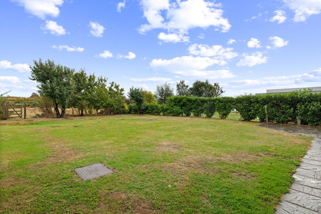 Property photo 3 of 17 Photo 4