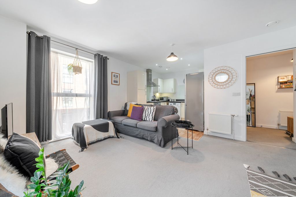 Property photo 3 of 18 1481670-13-6A3B9A...
