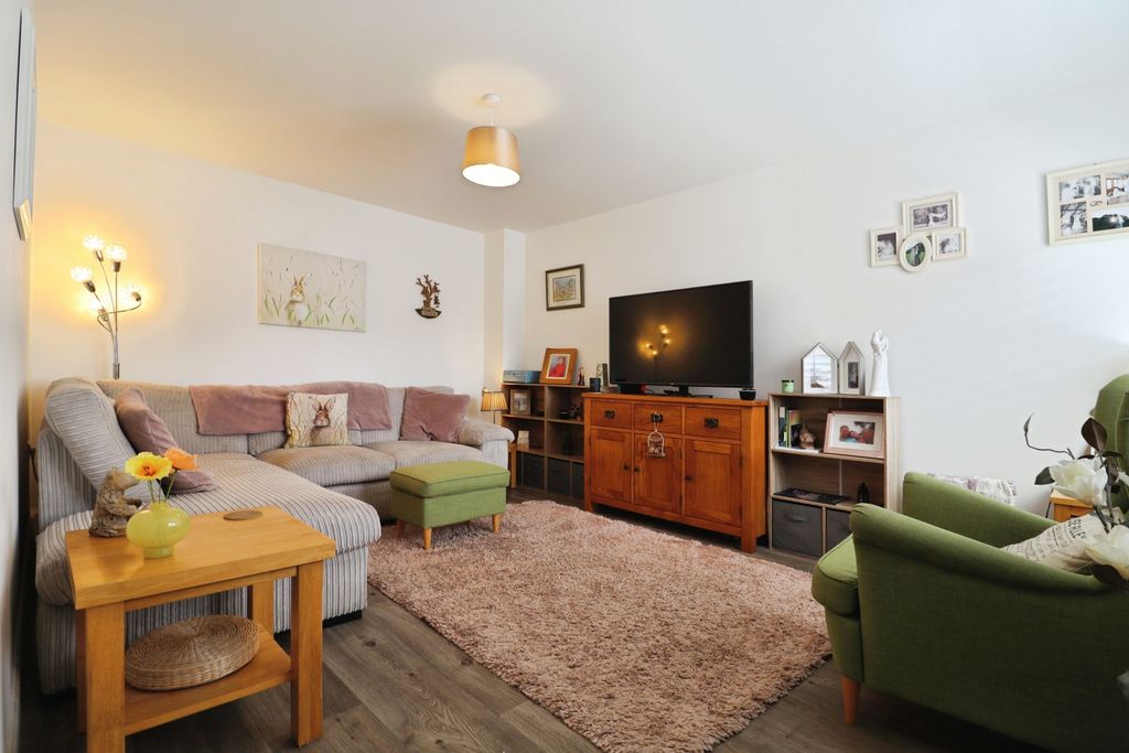 Property photo 3 of 29 Img_0469