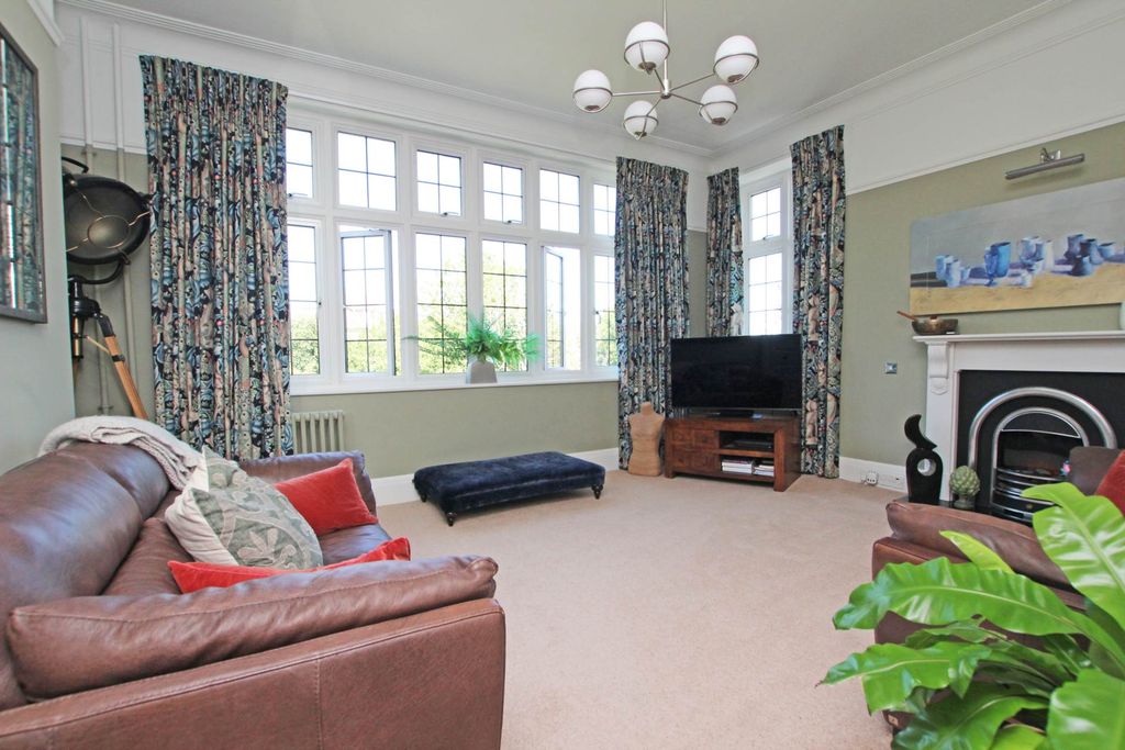 Property photo 2 of 15