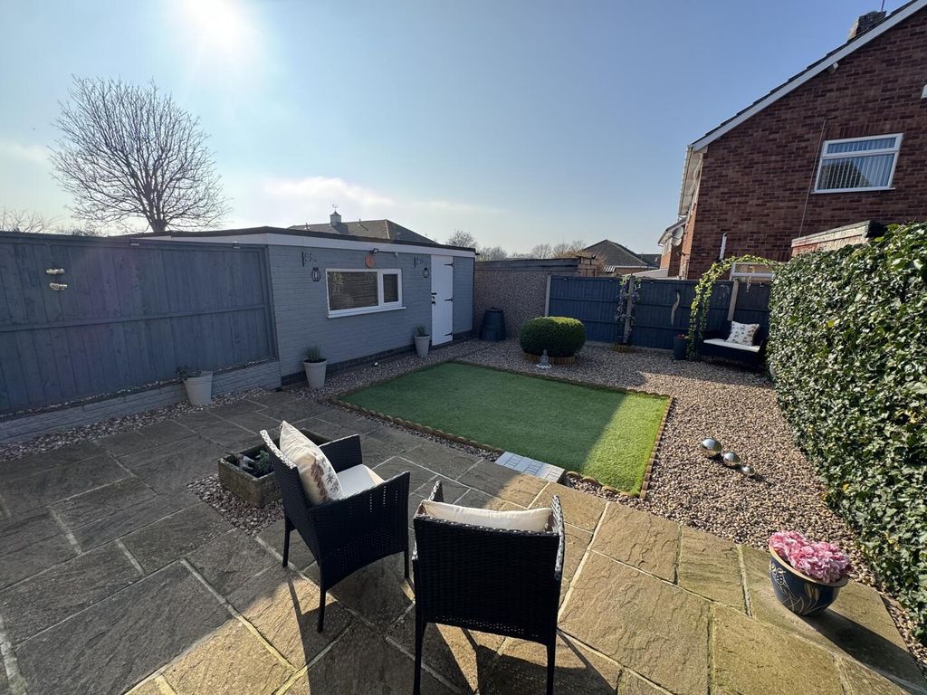 Property photo 2 of 21 Garden