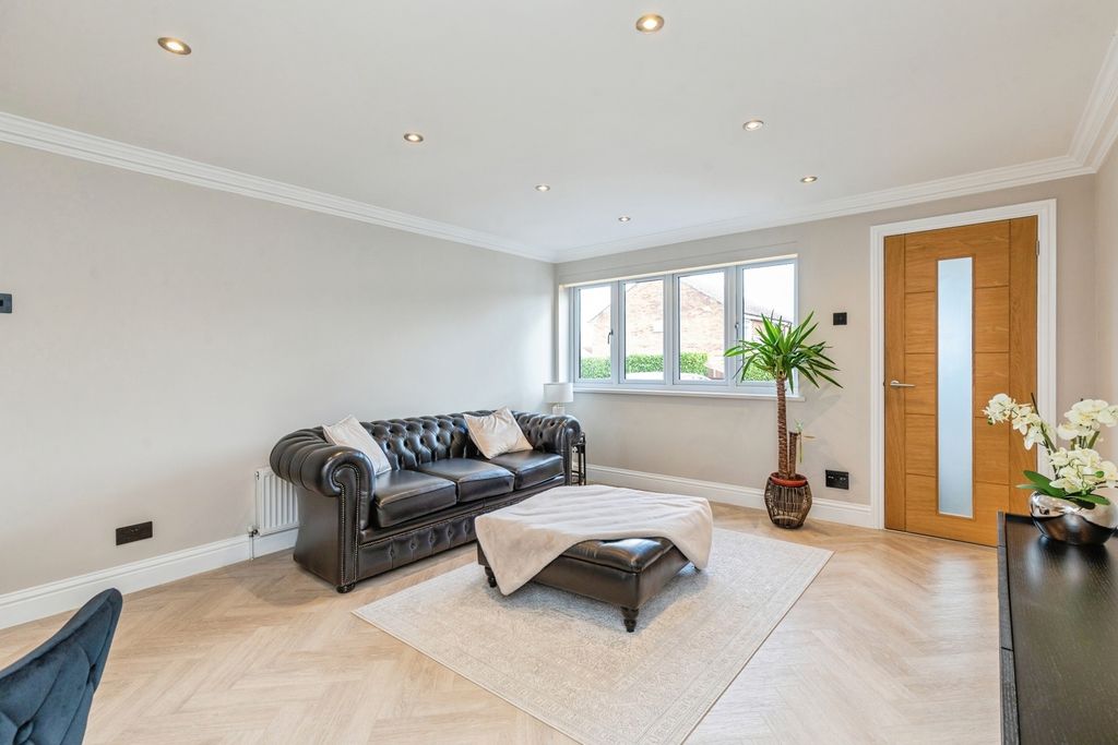 Property photo 2 of 16 Photo