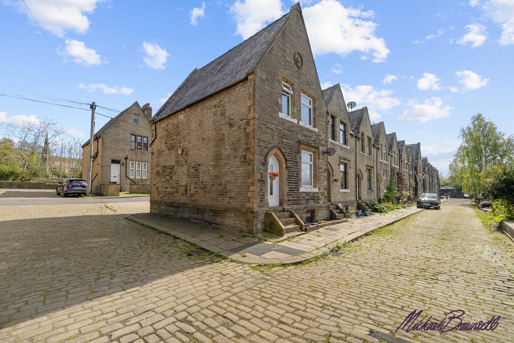 Property photo 1 of 25