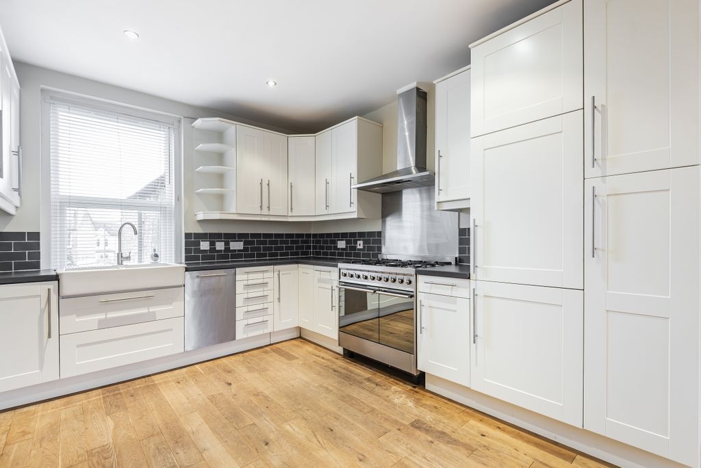 Property photo 1 of 7 681250 (3)