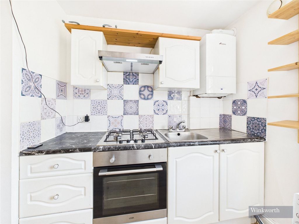 Property photo 3 of 6 Picture No. 11
