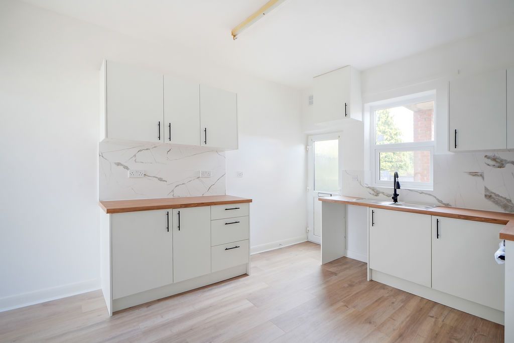 Property photo 2 of 13 Kitchen